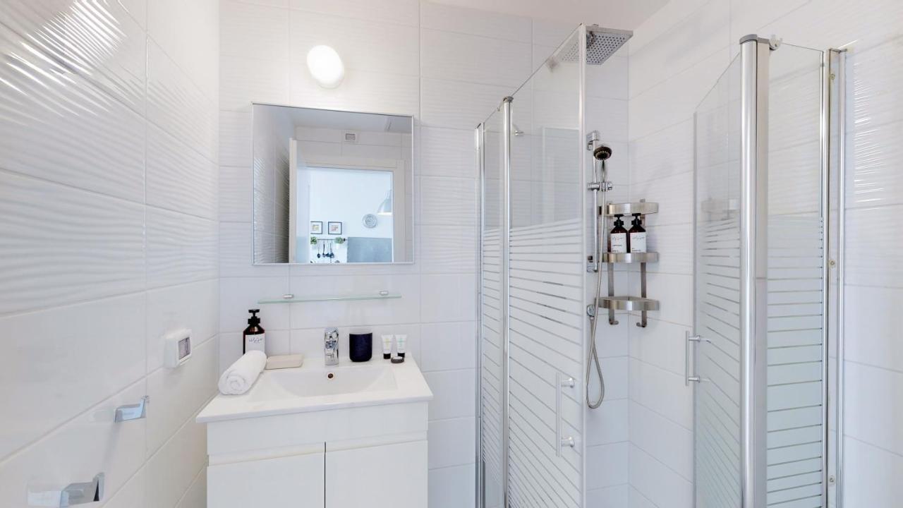 Stylish 1Br Flat For 4 Ppl In Allenby By Holyguest Tel-Aviv Extérieur photo
