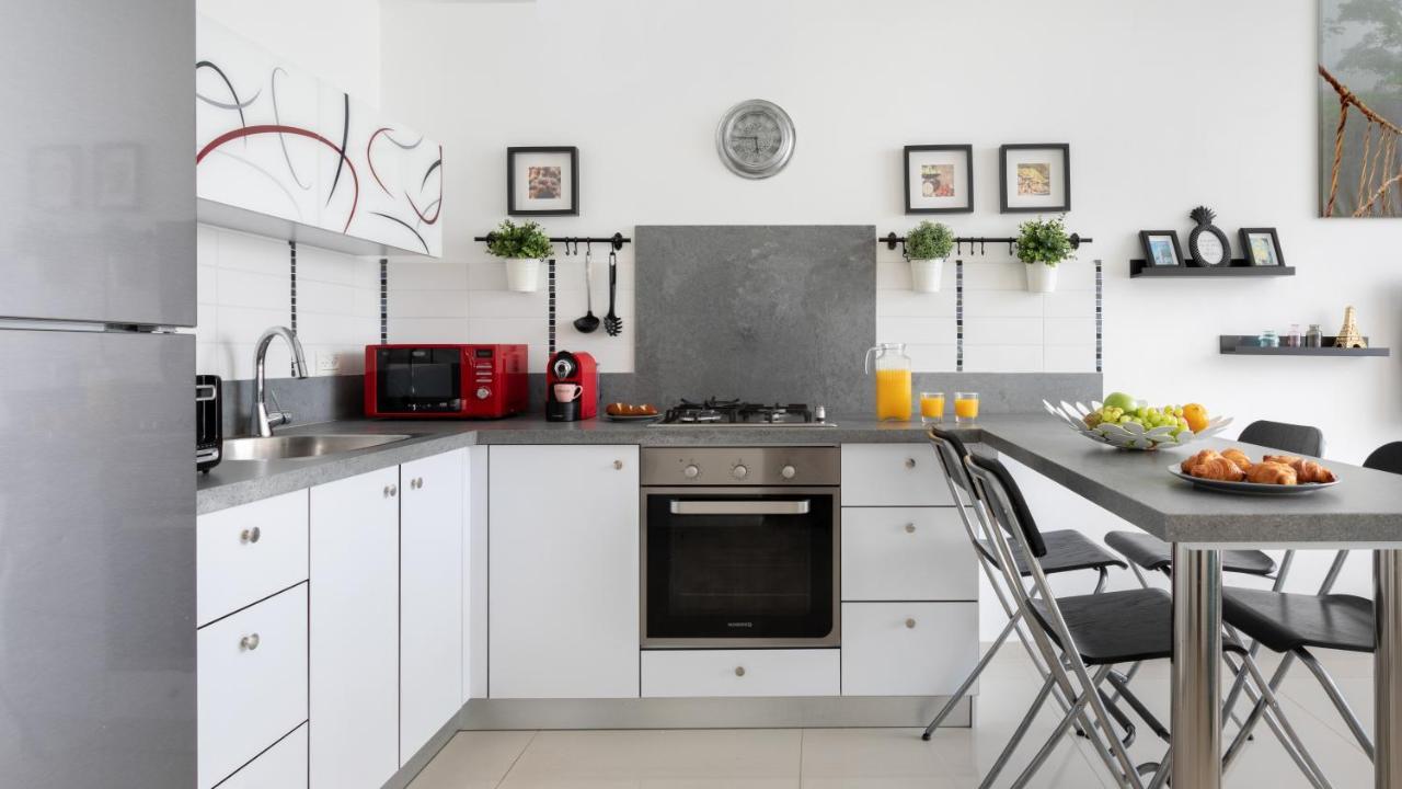 Stylish 1Br Flat For 4 Ppl In Allenby By Holyguest Tel-Aviv Extérieur photo