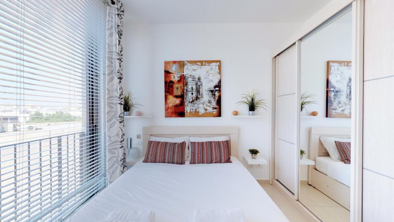 Stylish 1Br Flat For 4 Ppl In Allenby By Holyguest Tel-Aviv Extérieur photo